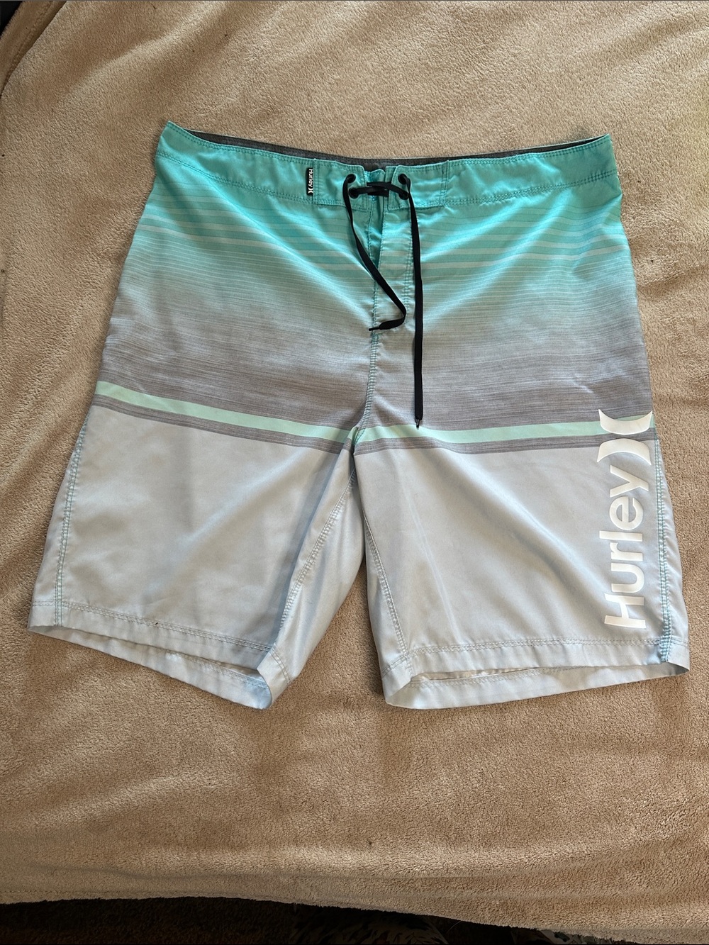 Hurley Men’s Teal to Light Gray Ombre Board Shorts Size 36